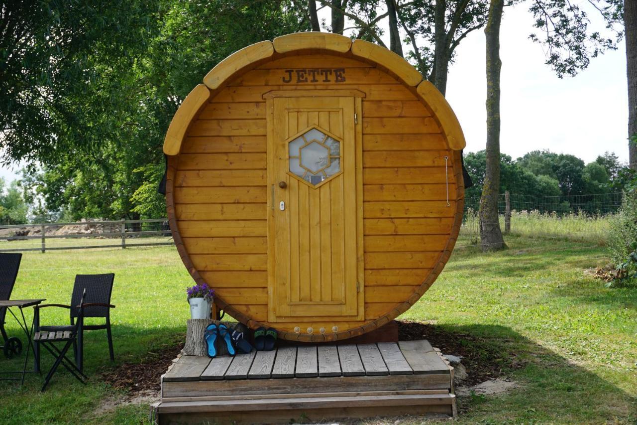 Peenehof Koeppen - Ferienwohnungen & Schlaffaesser Jordenstorf Exterior photo