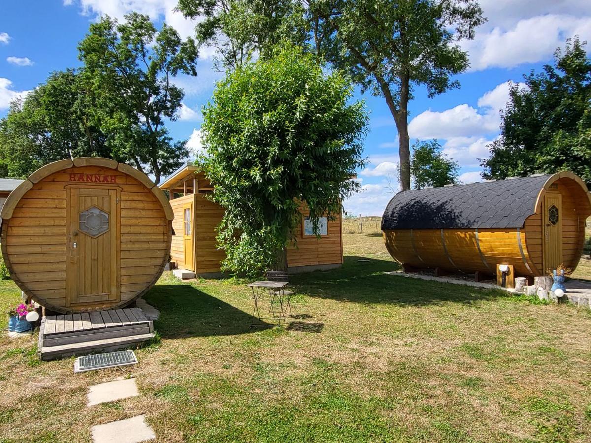 Peenehof Koeppen - Ferienwohnungen & Schlaffaesser Jordenstorf Exterior photo