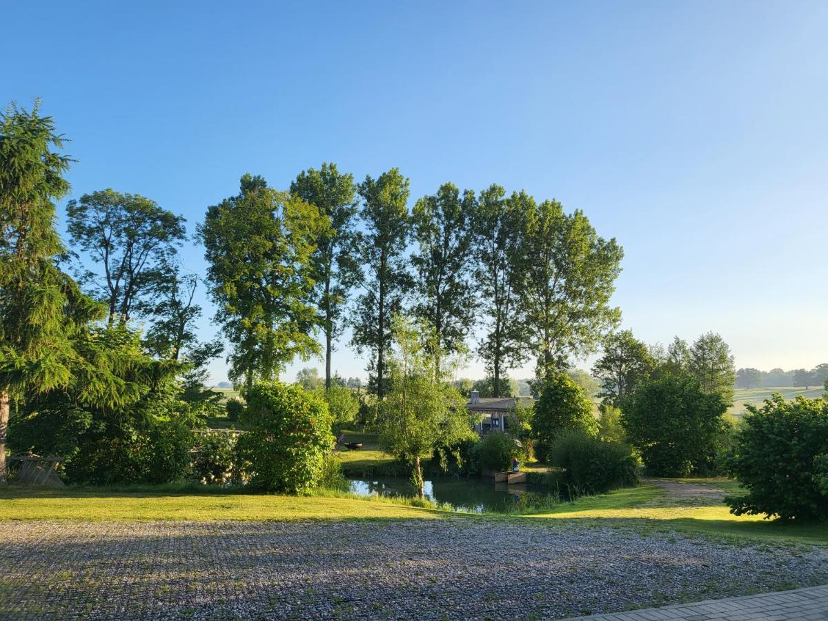 Peenehof Koeppen - Ferienwohnungen & Schlaffaesser Jordenstorf Exterior photo