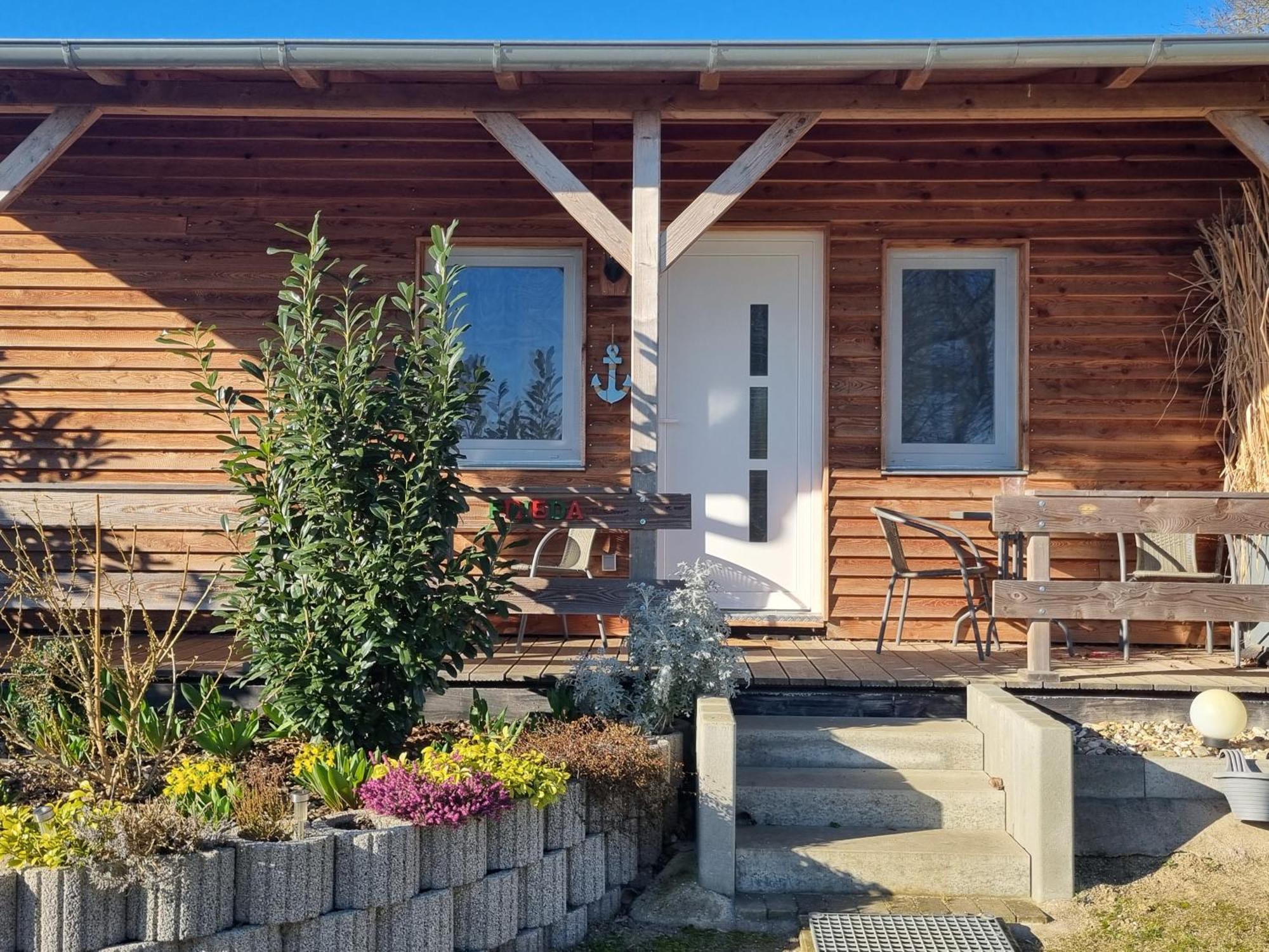 Peenehof Koeppen - Ferienwohnungen & Schlaffaesser Jordenstorf Exterior photo